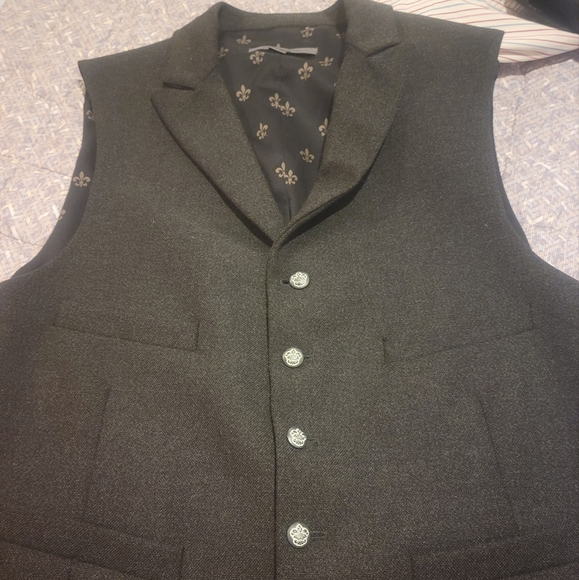 John Varvatos Other - John Varvatos luxurious suite vest